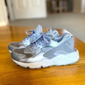 Nike Huarache Women’s Size 8
